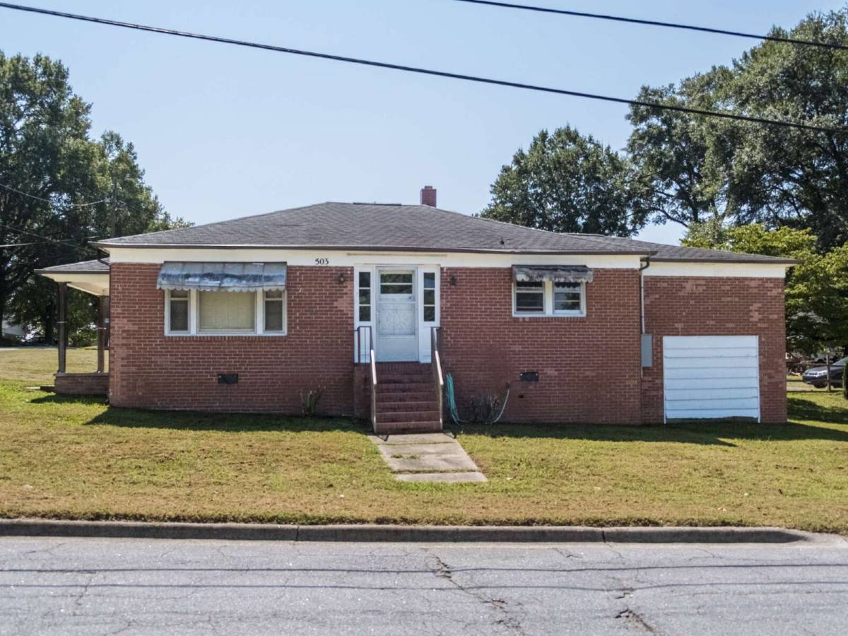 House for rent at 503 W Childs St, Lincolnton, NC 28092