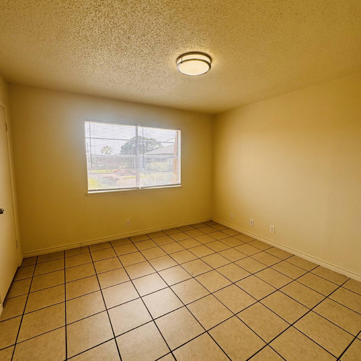 Apartment for rent at 881 Ridgewood Dr #32, Port Neches, TX 77651