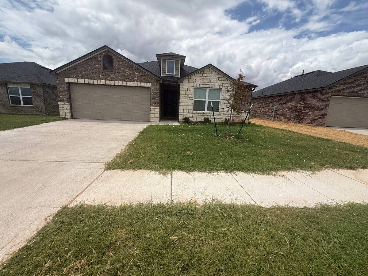 House for rent at 16213 Maroon Dr, Piedmont, OK 73078