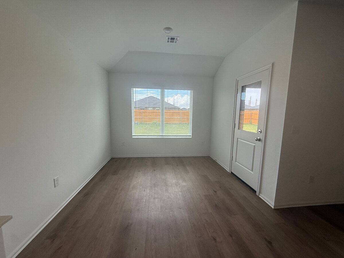 House for rent at 16213 Maroon Dr, Piedmont, OK 73078