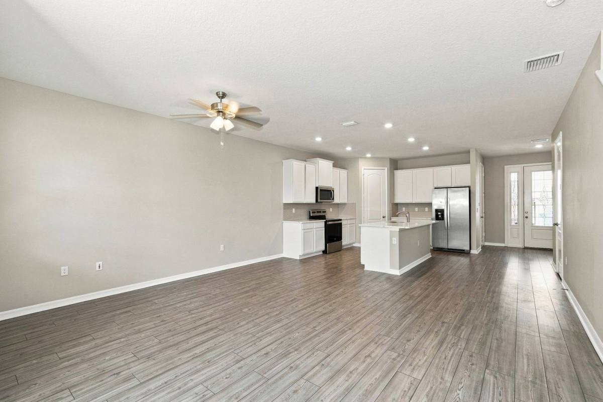 Townhouse for rent at 11410 Cay Spruce Way, San Antonio, FL 33576