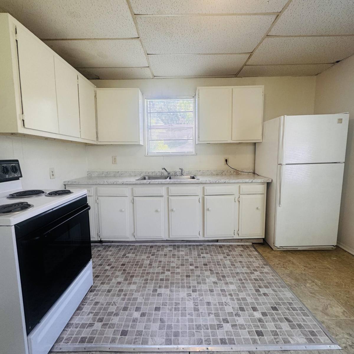 Apartment for rent at 1122 Dallas St, Port Neches, TX 77651