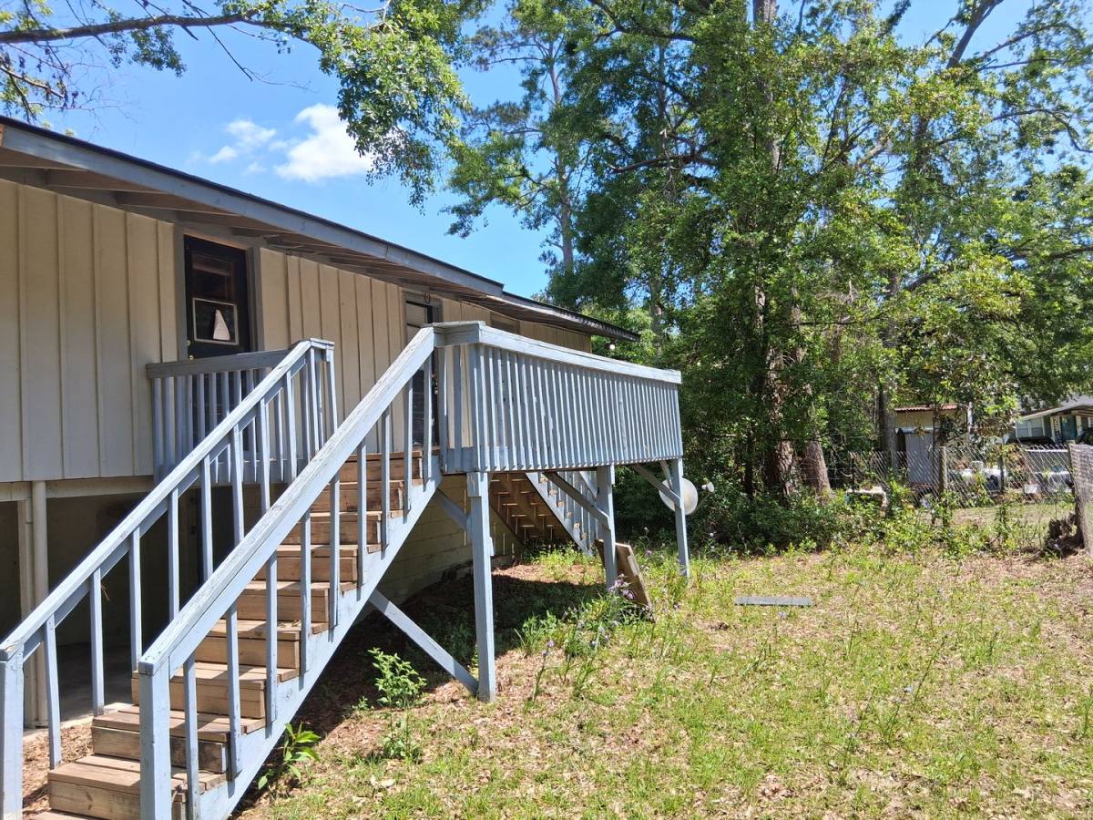 House for rent at 2150 1 2 Winston Ave, Valdosta, GA 31601