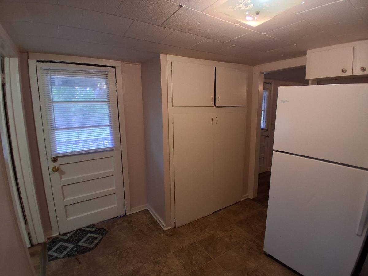 House for rent at 2150 1 2 Winston Ave, Valdosta, GA 31601