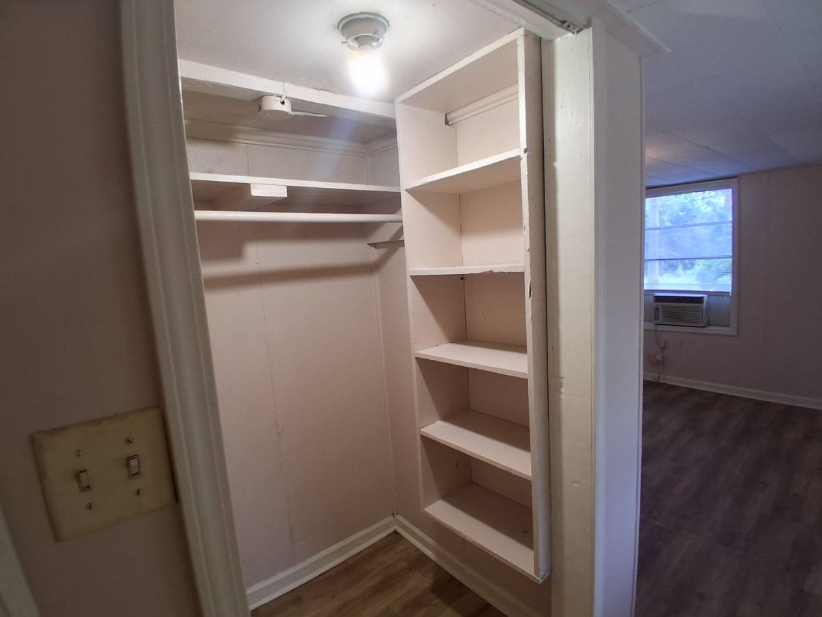 House for rent at 2150 1 2 Winston Ave, Valdosta, GA 31601