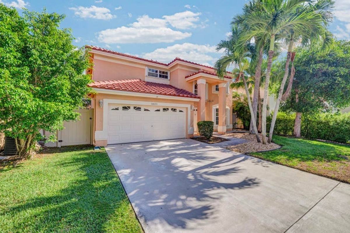 House for rent at 10820 Buttonwood Lake Dr, Boca Raton, FL 33498