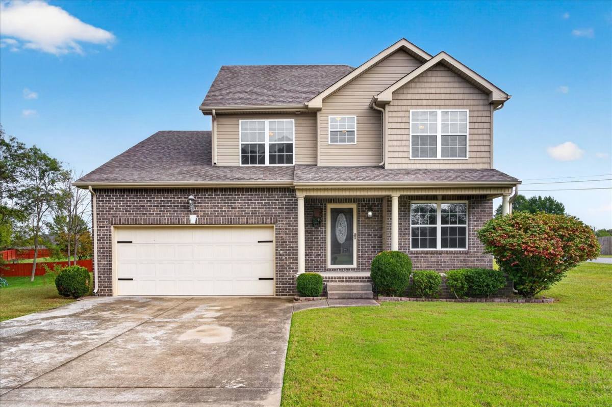 House for rent at 3561 Aurora Dr, Clarksville, TN 37040