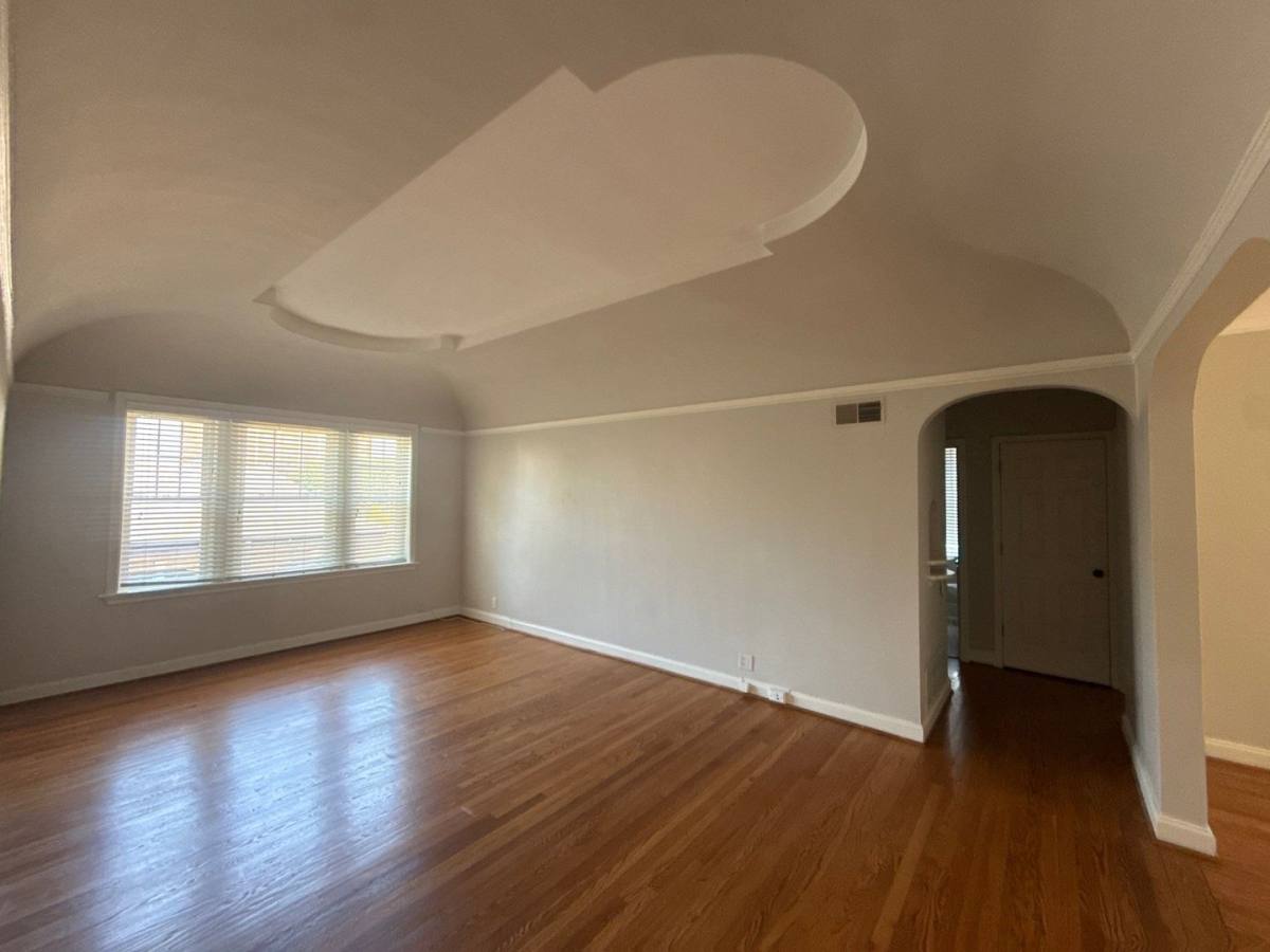 Apartment for rent at 901 S Hanley Rd, St. Louis, MO 63105