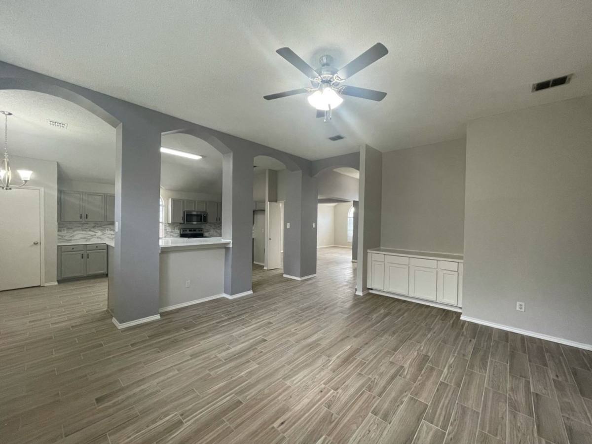 House for rent at 7709 Amsterdam Lane, Arlington, TX 76002