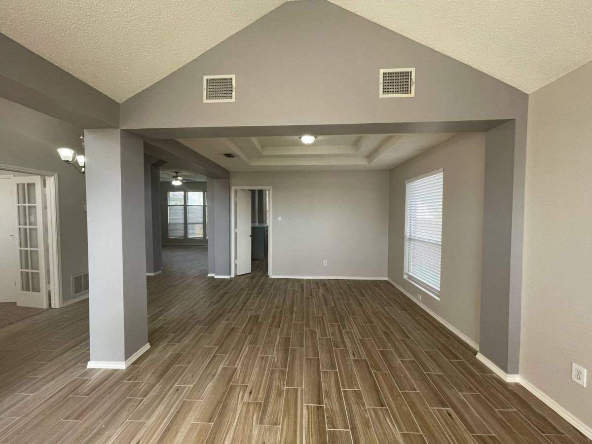 House for rent at 7709 Amsterdam Lane, Arlington, TX 76002