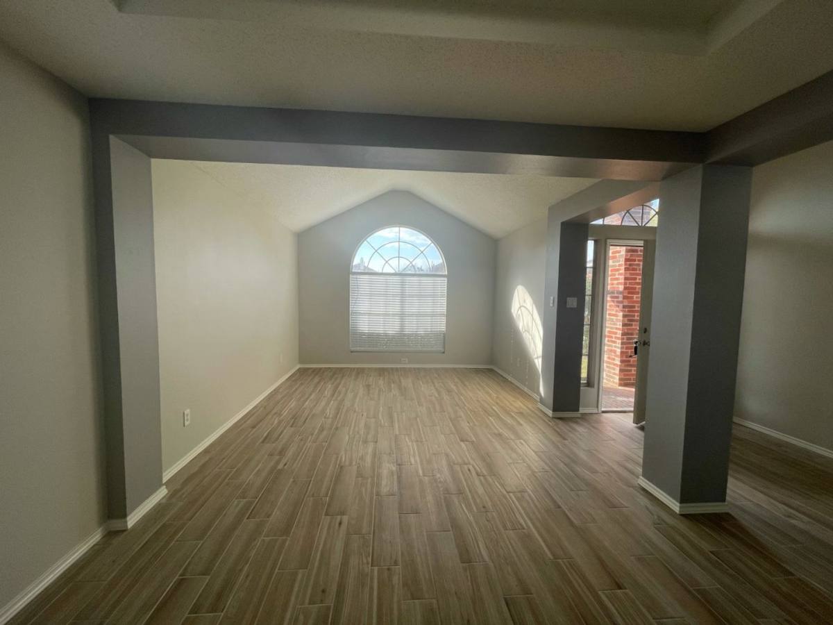 House for rent at 7709 Amsterdam Lane, Arlington, TX 76002