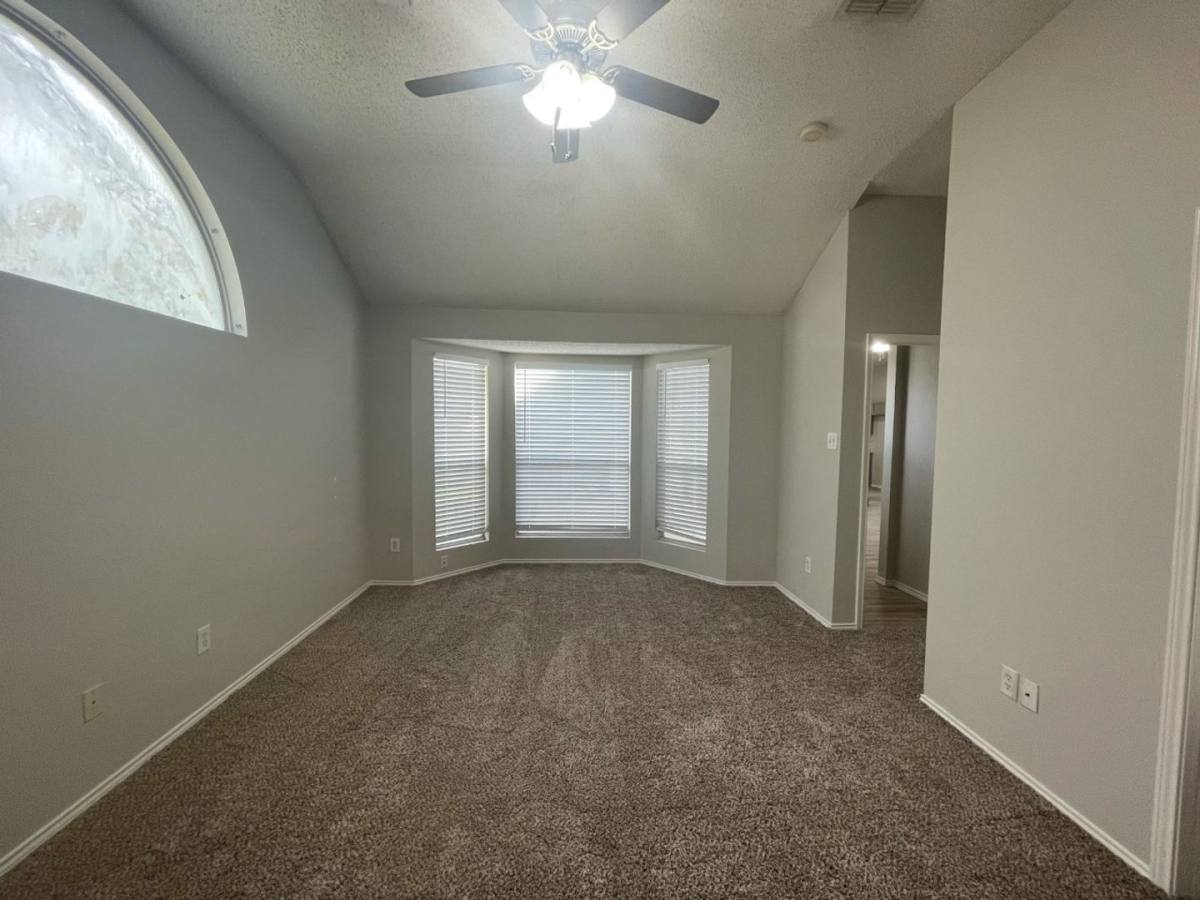 House for rent at 7709 Amsterdam Lane, Arlington, TX 76002