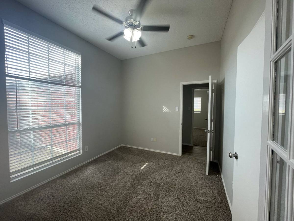 House for rent at 7709 Amsterdam Lane, Arlington, TX 76002