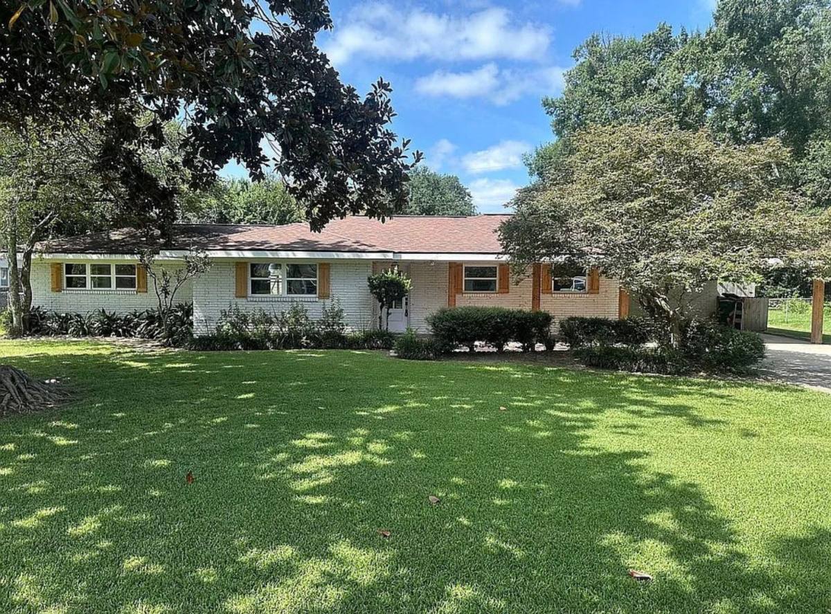 House for rent at 214 Brentwood Blvd, Lafayette, LA 70503