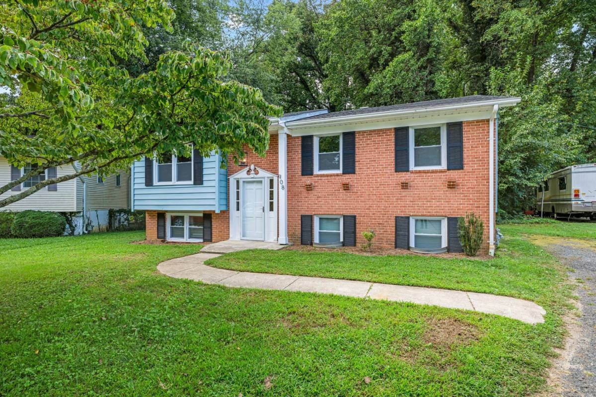 House for rent at 908 Country Terrace, Severna Park, MD 21146