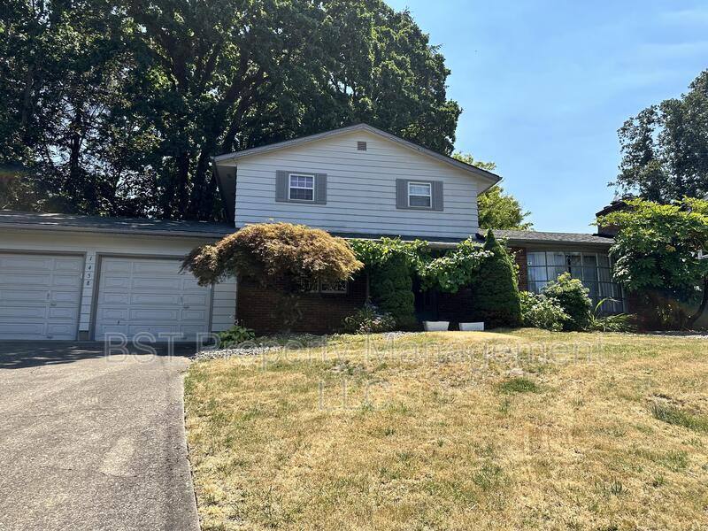 House for rent at 1458 Greenwood Dr NE, Salem, OR 97303