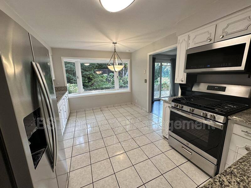House for rent at 1458 Greenwood Dr NE, Salem, OR 97303