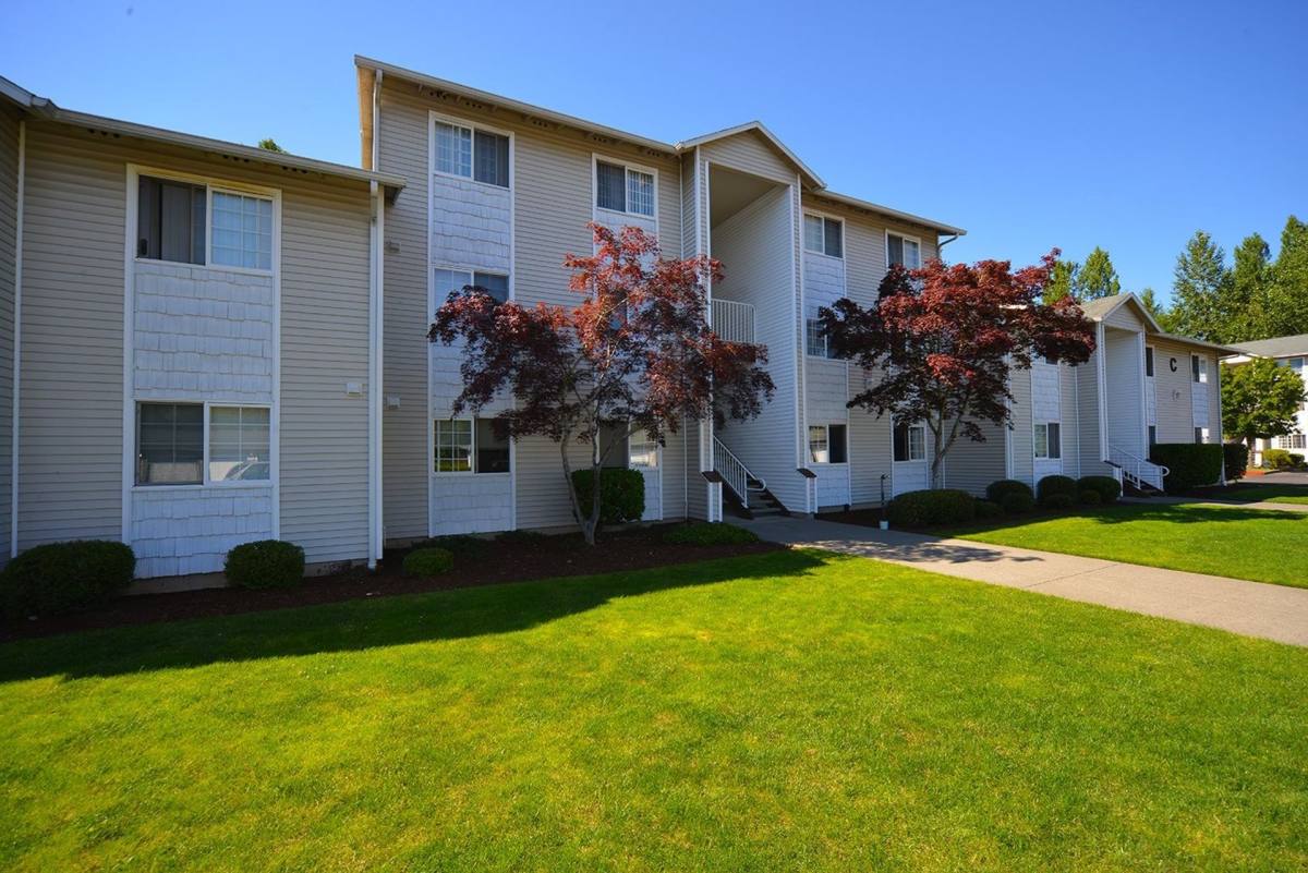 Apartment for rent at Woodfield, 412 E Novak Lane, Kent, WA 98032