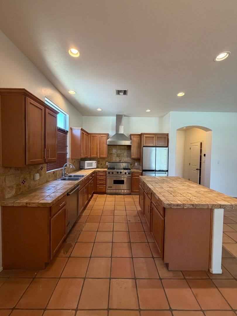House for rent at 3384 W 17th Place, Yuma, AZ 85364