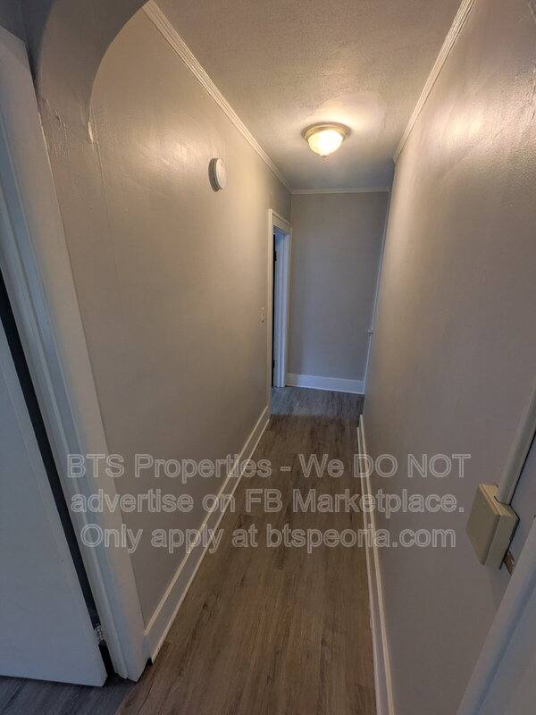 Apartment for rent at 1532 W Barker Ave, Peoria, IL 61606