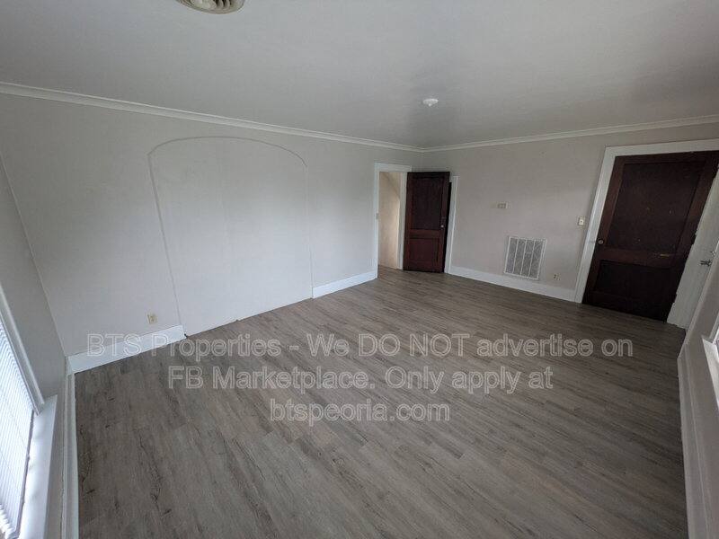 Apartment for rent at 1532 W Barker Ave, Peoria, IL 61606
