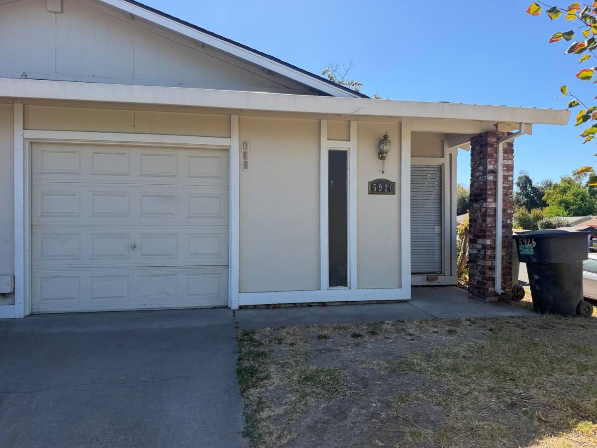 Apartment for rent at 5926 Hilltop Dr, Carmichael, CA 95608