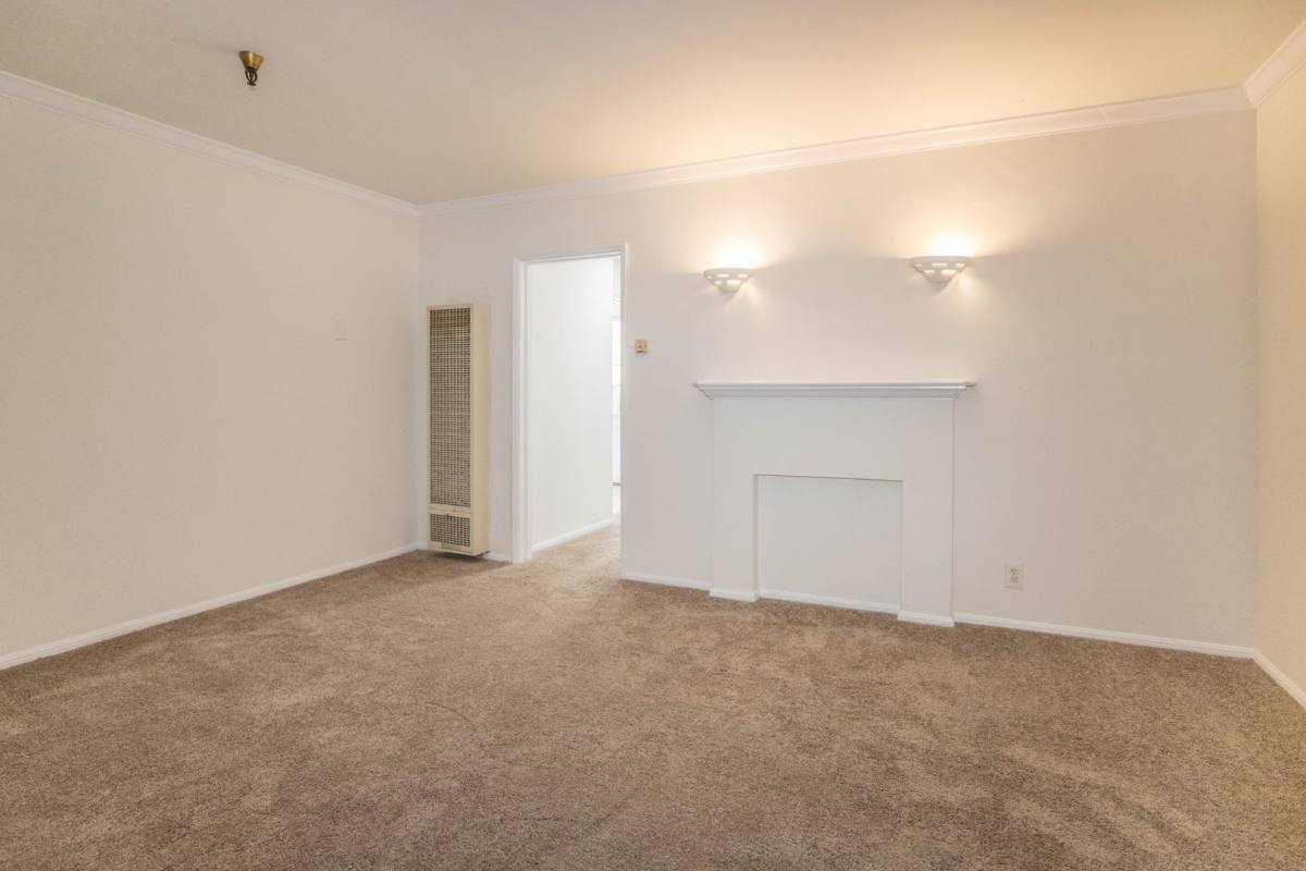Apartment for rent at 10900 Culver Blvd #5, Culver City, CA 90230