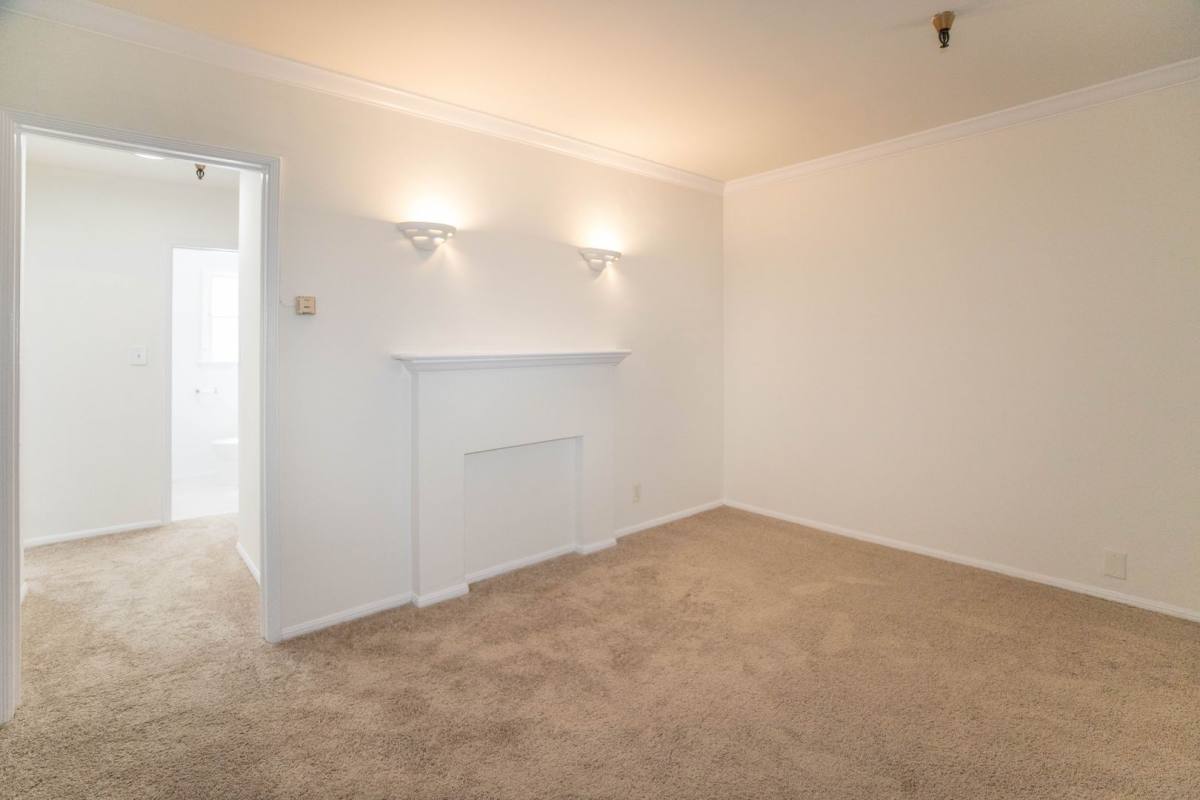 Apartment for rent at 10900 Culver Blvd #5, Culver City, CA 90230