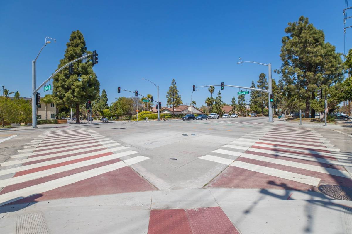 Apartment for rent at 10900 Culver Blvd #5, Culver City, CA 90230