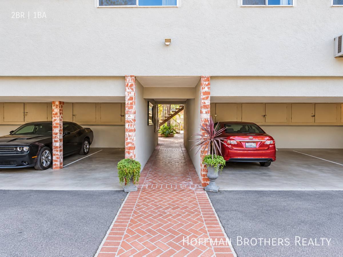 Apartment for rent at 4000 Sequoia St #6, Los Angeles, CA 90039