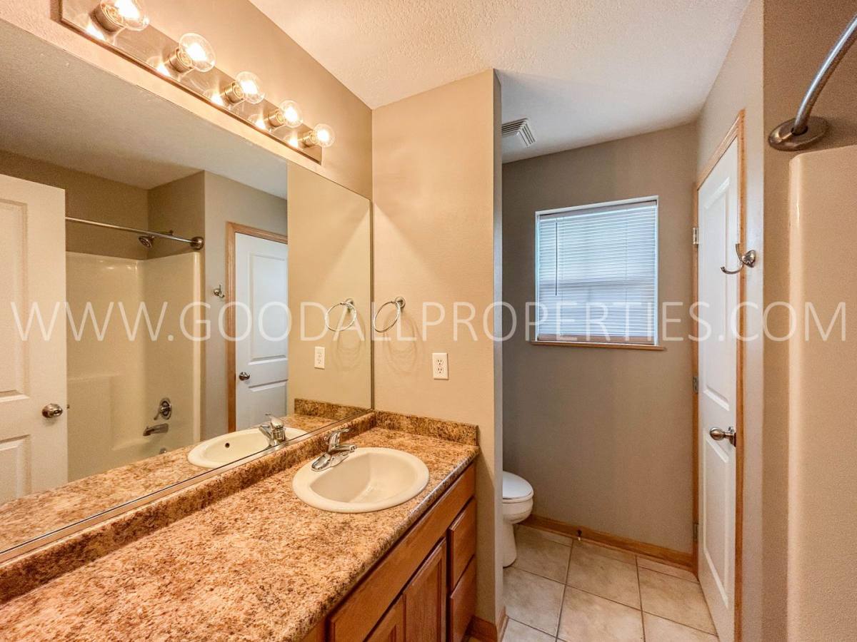 Townhouse for rent at 4308 153rd Place, Urbandale, IA 50323