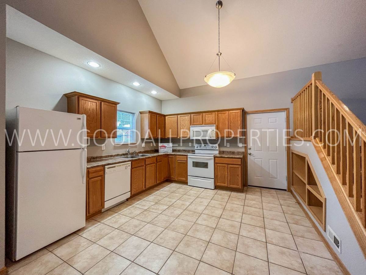 Townhouse for rent at 4308 153rd Place, Urbandale, IA 50323