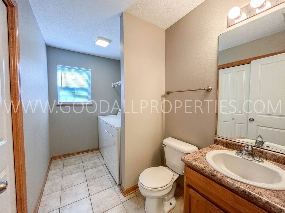 Townhouse for rent at 4308 153rd Place, Urbandale, IA 50323