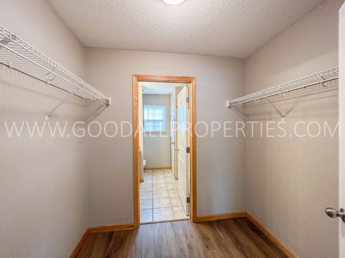Townhouse for rent at 4308 153rd Place, Urbandale, IA 50323