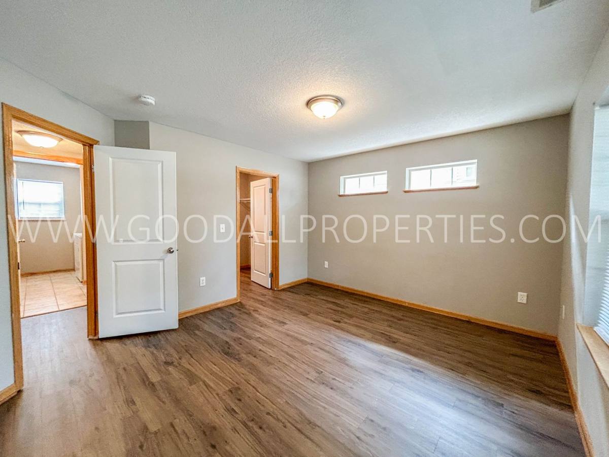 Townhouse for rent at 4308 153rd Place, Urbandale, IA 50323