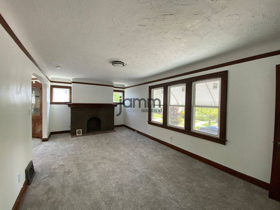 Apartment for rent at 3937 W 157th St, Cleveland, OH 44111