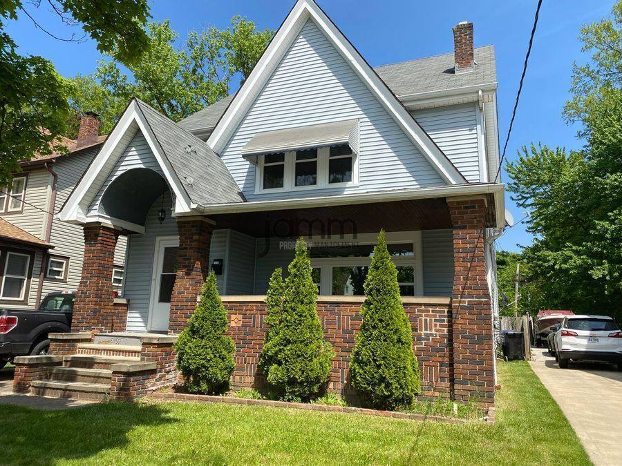 Apartment for rent at 3937 W 157th St, Cleveland, OH 44111