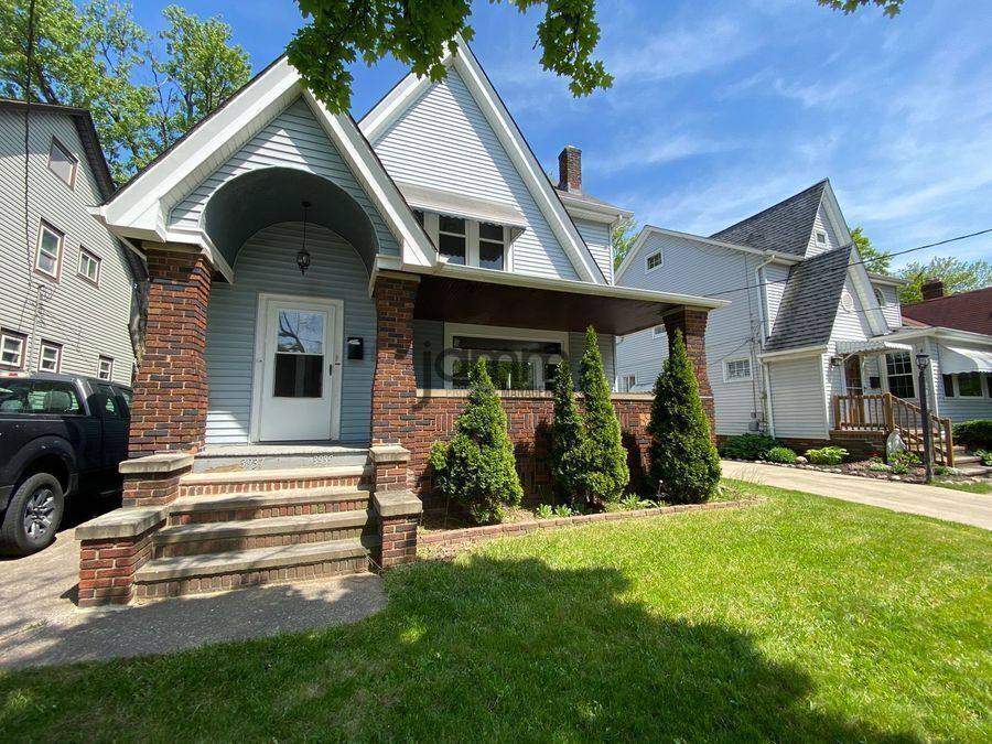 Apartment for rent at 3937 W 157th St, Cleveland, OH 44111