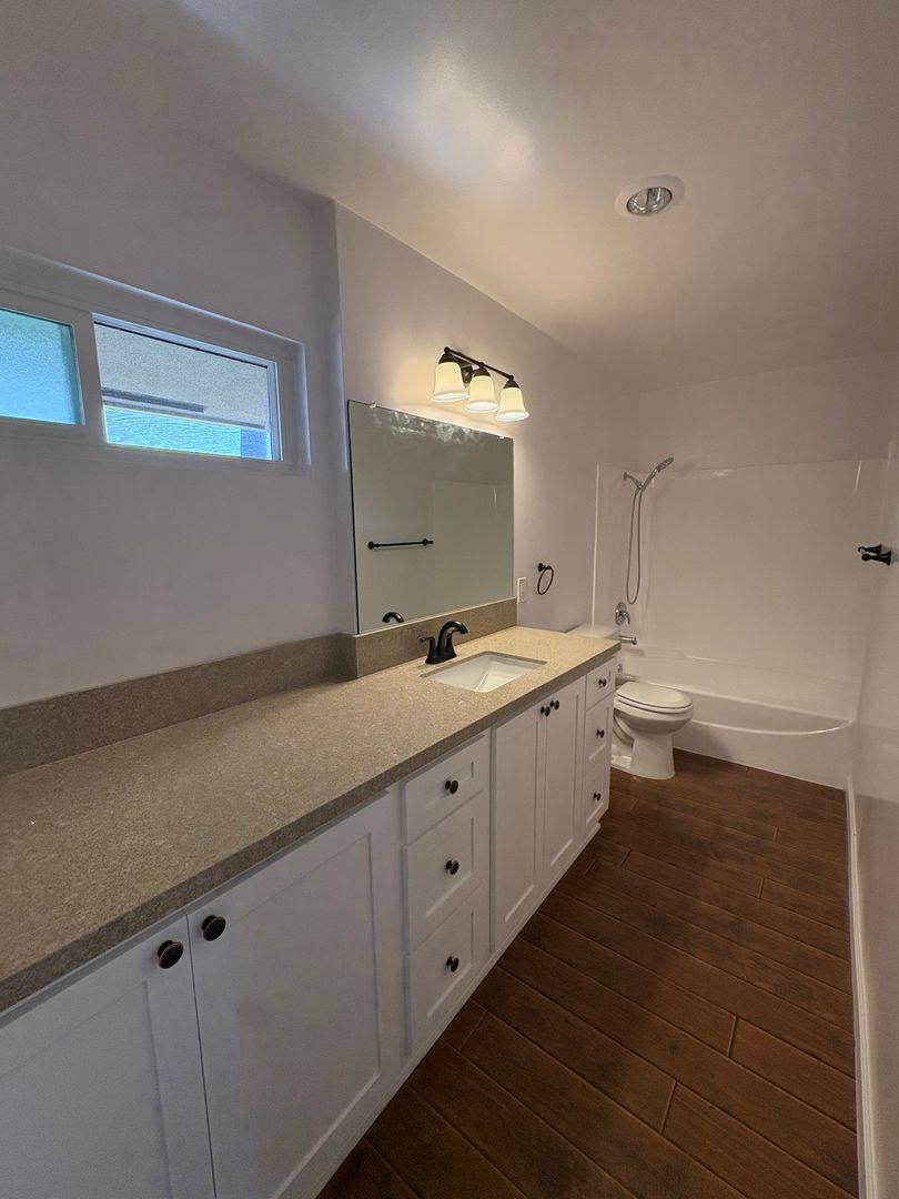 Apartment for rent at 2420-2444 E 5th St, Long Beach, CA 90814