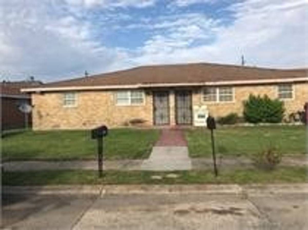 Apartment for rent at 4819-4821 Lynhuber Dr, New Orleans, LA 70126