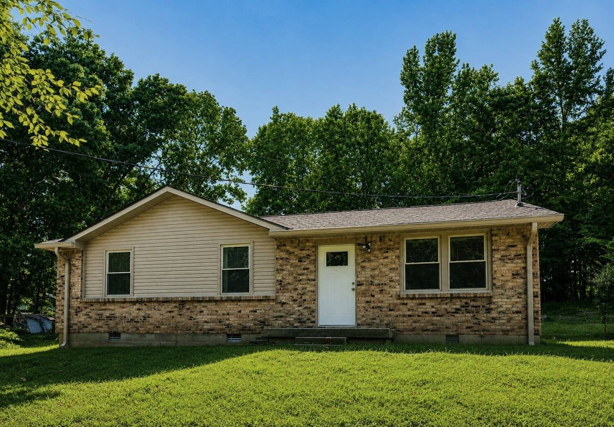 House for rent at 373 Edmondson Ferry Rd, Clarksville, TN 37040