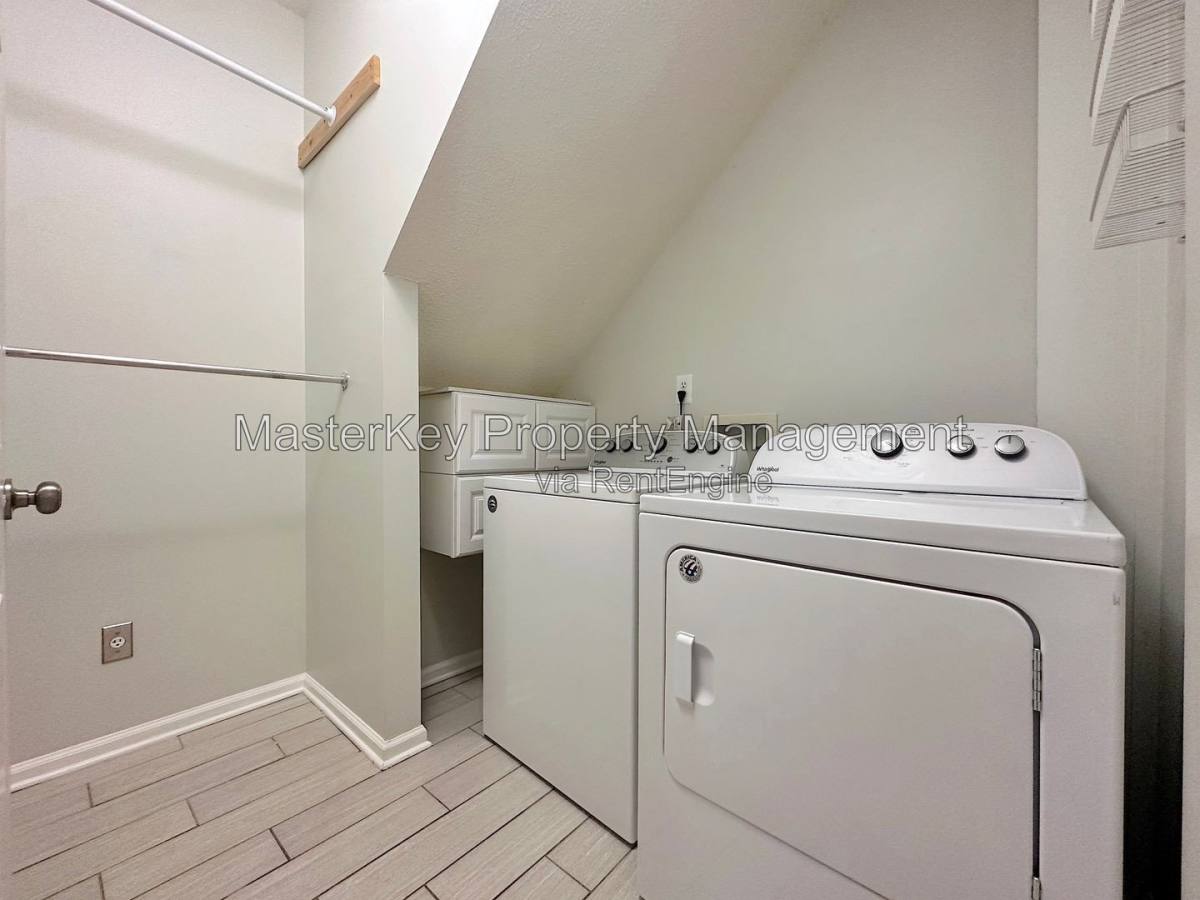 Townhouse for rent at 114 Pointe Crest Court, Cary, NC 27513