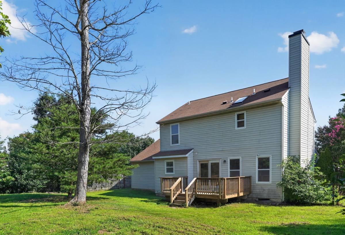 House for rent at 2377 Tawny Dr, Waldorf, MD 20601