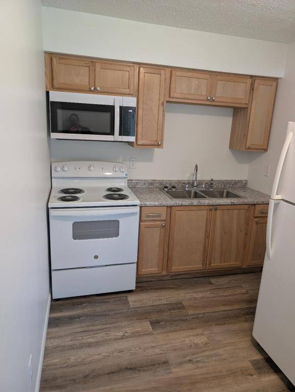 Apartment for rent at 26529 Dutchsettlement St #4, Dowagiac, MI 49047