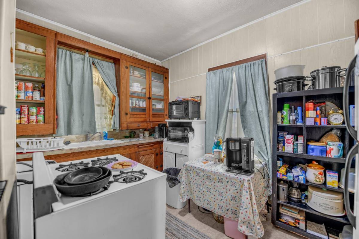 House for rent at 14200 Old Garner Rd, Weatherford, TX 76088