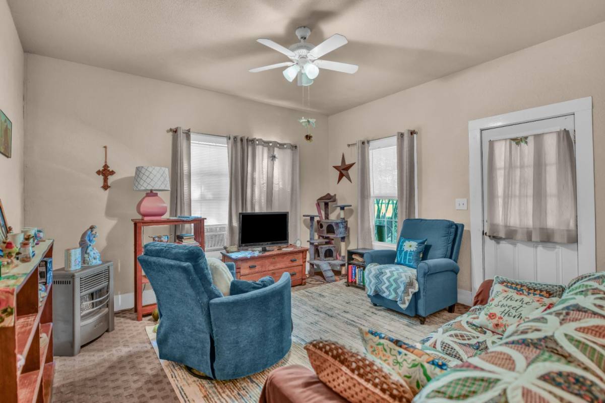 House for rent at 14200 Old Garner Rd, Weatherford, TX 76088