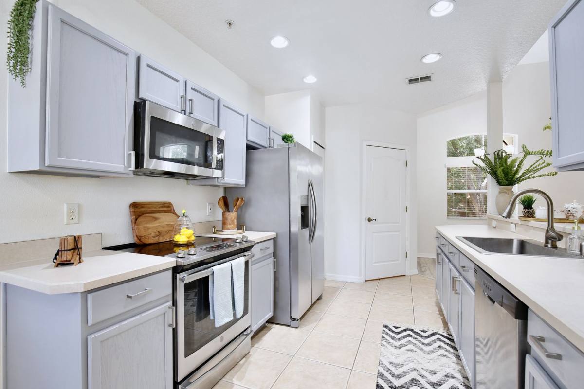 Townhouse for rent at 696 Seabrook Court, Altamonte Springs, FL 32714