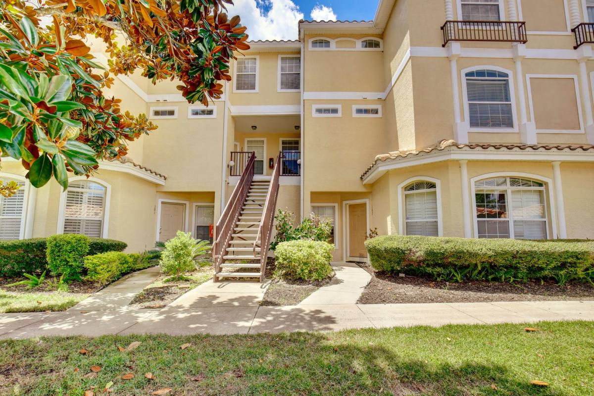 Townhouse for rent at 696 Seabrook Court, Altamonte Springs, FL 32714