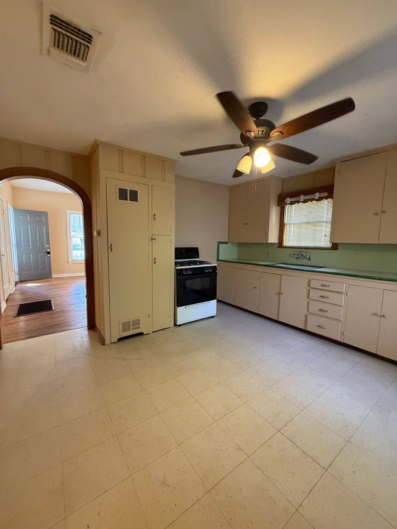 House for rent at 309 S Alamo, Weatherford, TX 76086