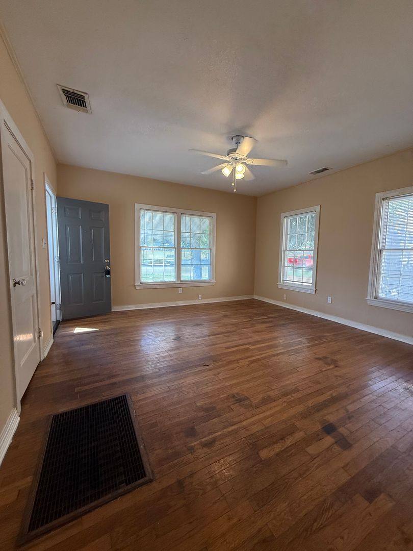 House for rent at 309 S Alamo, Weatherford, TX 76086